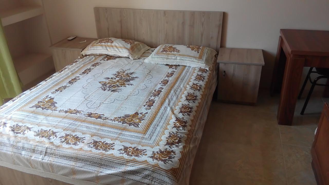 Guest House Vitali Gonio Εξωτερικό φωτογραφία
